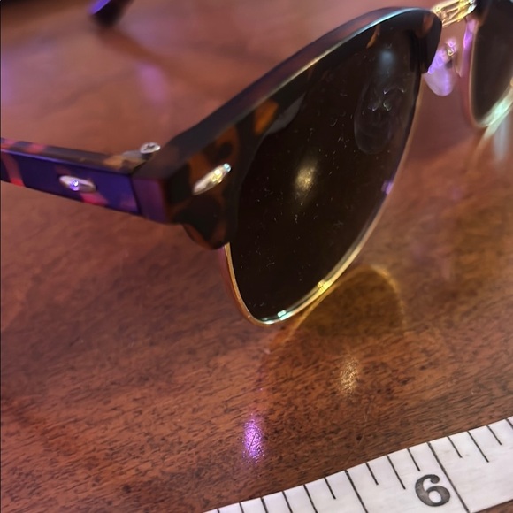 Tortoise Shell Sunglasses with Gold Accents - Picture 7 of 7